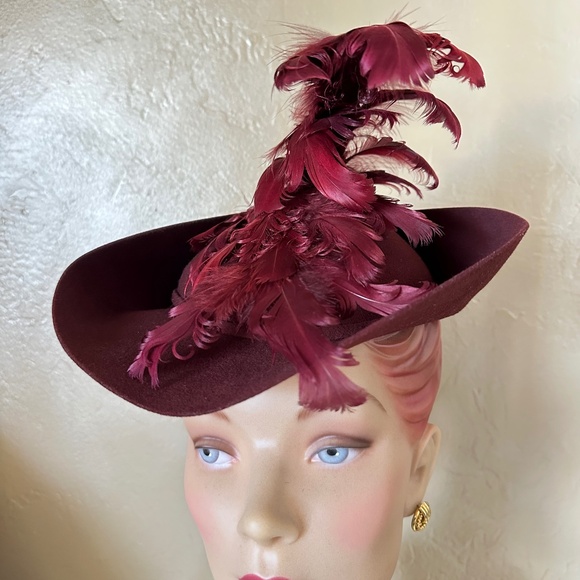 SWANKY 1940s\' BURGUNDY FELT \